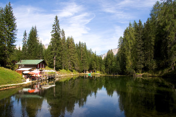 Fototapeta na wymiar Lake Aial - Cortina d'Ampezzo - Dolomity - Alpy