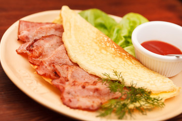 omelet with bacon