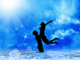 Naklejka premium Loving couple at sea dawn