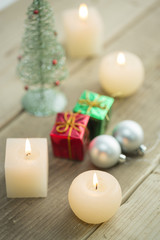 キャンドルとクリスマスグッズ