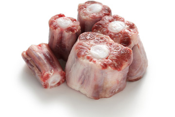 raw oxtail