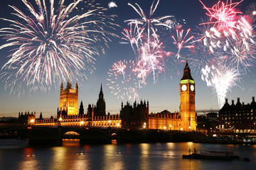 Obraz premium Fireworks over Palace of Westminster
