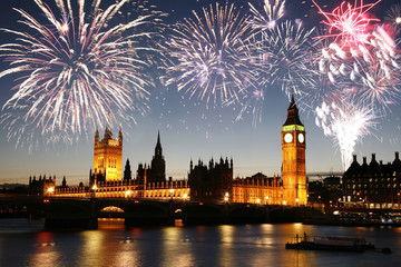 Fototapeta premium Fireworks over Palace of Westminster