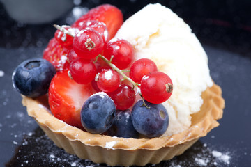 fresh fruit tart with ice cream