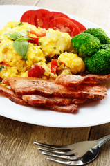 Scrambled eggs with bacon