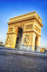 Fototapeta na wymiar Łuk Triumfalny w Paryżu,