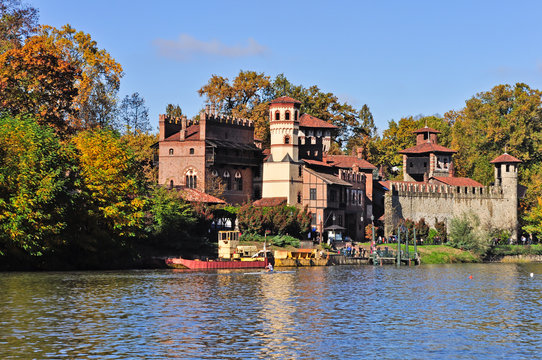 BORGO MEDIEVALE A TORINO. PIEMONTE. ITALIA