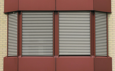 geschlossene Rolladen - Fassade