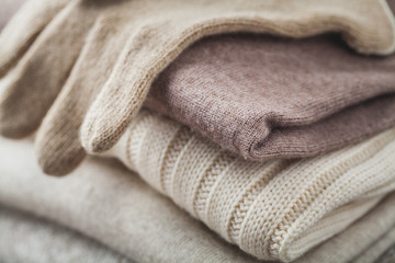 Fototapeta na wymiar zimowy sweter z wełny