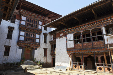 LUENTSHE DZONG. BHUTAN.