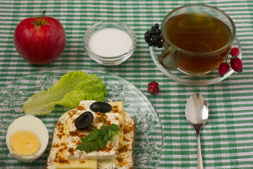Breakfast sandwich and tea_7