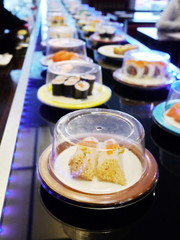 conveyor belt sushi