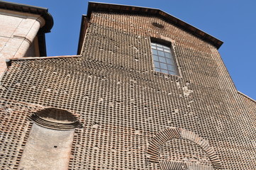 Interessante Kirchenfassade in Rimini