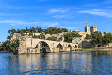 Fototapeta na wymiar Avignon Bridge z Pałacu Papieży, Pont Saint-Benezet, Prowansja,