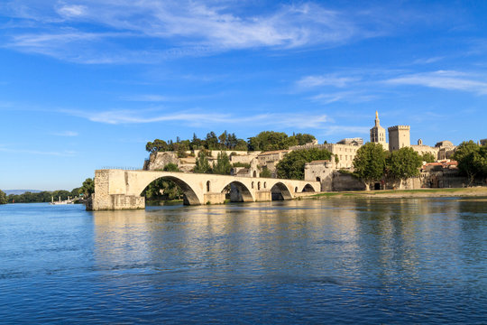 Avignon Bridge with Popes Palace, Pont Saint-Bénezet, Provence,