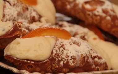 Dolce, un cannolo