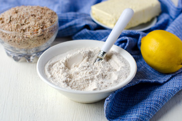 Flour, lemon , nuts , oil