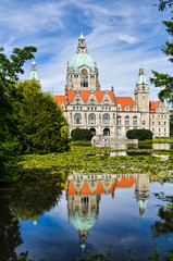 Fototapeta premium Rathaus Hannover im Sommer