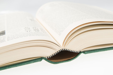 Aufgeschlagenes Buch