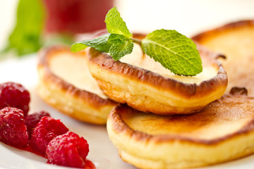 pancakes with raspberries
