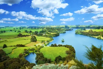 Foto op Plexiglas Nieuw-Zeeland Pittoresk landschap met rivier