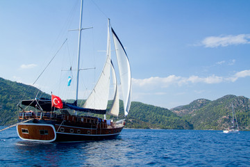 Fototapeta na wymiar Jachty żaglowe w Turcji