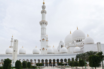 Fototapeta na wymiar Sheikh Zayed Meczet w Abu-Dhabi