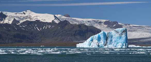 Iceberg © AlexQ