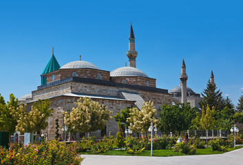 Fototapeta na wymiar Mevlana Muzeum i Mauzoleum w Konya Turcja