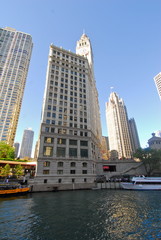 Fototapeta na wymiar Architecture sur la chicago River