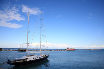 Obraz premium yacht on the port