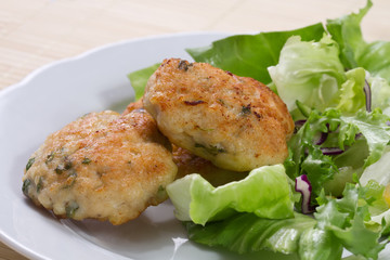 Chicken burger with mint