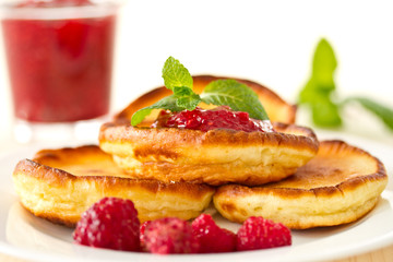 pancakes with raspberries