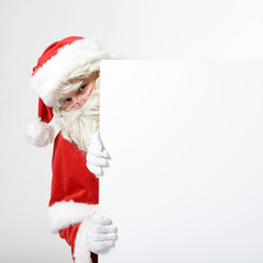Weihnachtsmann mit leerem Schild