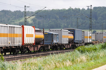 Fototapeta na wymiar Towarowy - pociąg towarowy