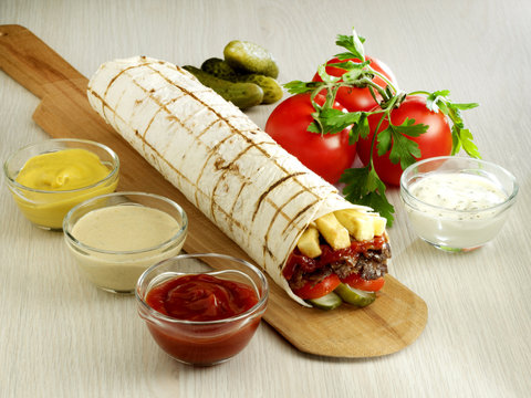et d&ouml;ner d&uuml;r&uuml;m