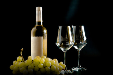 Obraz premium wein trauben weinkälche