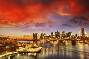 Poster New York City - Manhattan skyline at winter sunset © jovannig