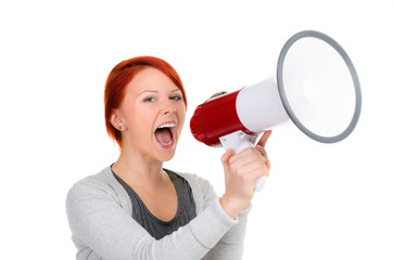 studentin schreit in ein megafon