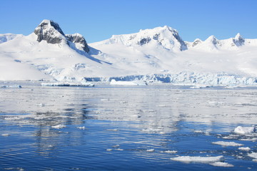 Fototapeta na wymiar Półwysep Antarktyczny