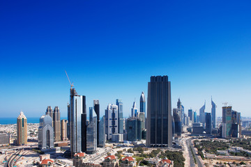 Fototapeta na wymiar Centrum finansowego w Dubaju jest ozdobiony ekscytującej architektury