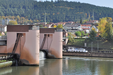 Staustufe in Hirschhorn