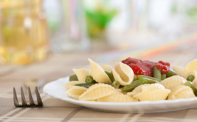 pasta with sauce and French bean
