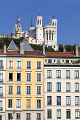 Fototapeta na wymiar Słynny Fourviere i budynek