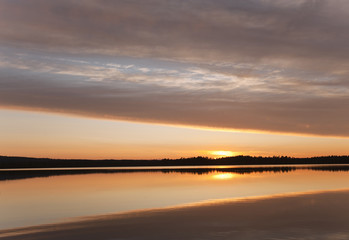Obraz premium Beautiful sunrise over a Lake