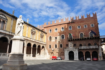 Fototapeta na wymiar Piazza dei Signori w Weronie / Italien