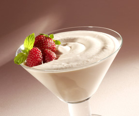 çilekli puding