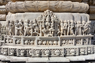 Obraz premium Chaumukha Mandir - temple carvings, ranakpur.
