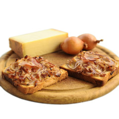 toast with cheese, onion and bacon