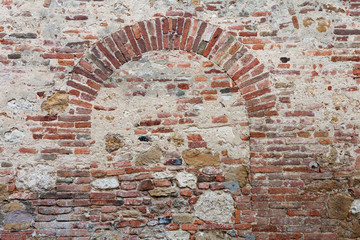 Brick wall in Tuscany, Montepulciano - 47131402